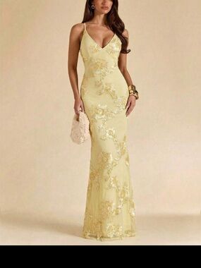 Elegant Pale Yellow Embroidered Spaghetti-Strap Evening Gown